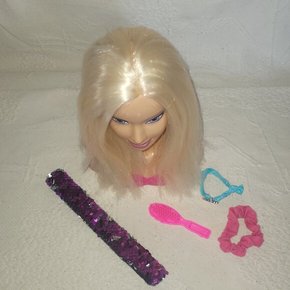 Barbie 2005 Styling Head - Picture 6 of 16